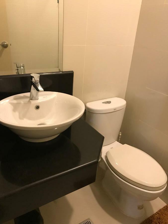 One Palm Tree Villas Across Naia-T3 Manila Eksteriør bilde